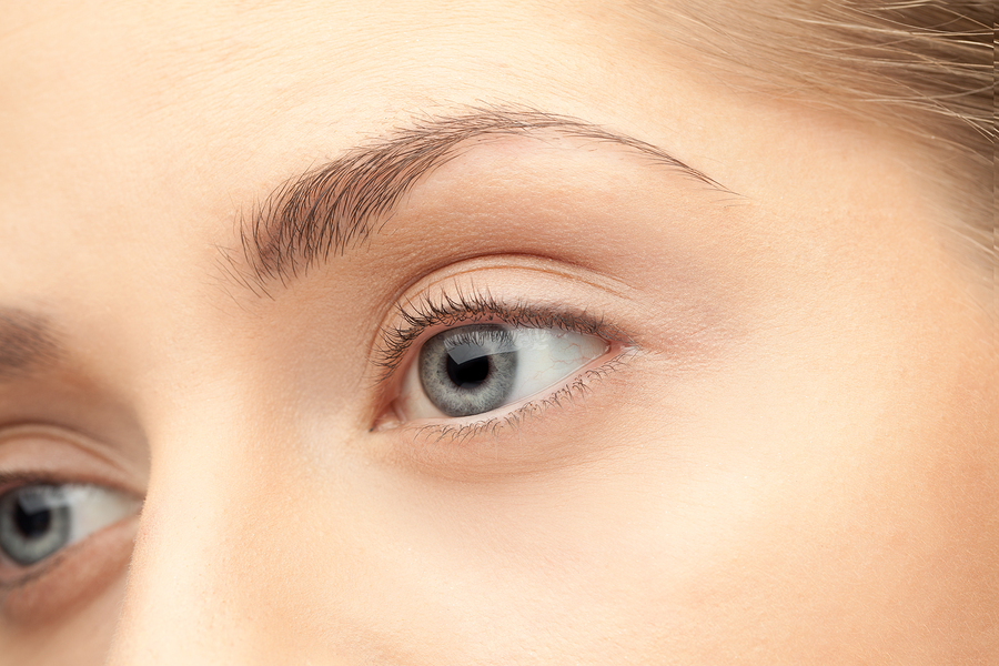 Jak dbać o skórę wokół oczu